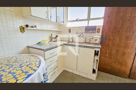 Apartamento à venda com 200m², 5 quartos e 2 vagas Apartamento à venda com 200m², 5 quartos e 2 vagasQuarto 01