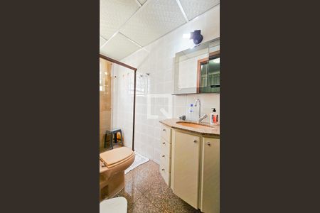 Apartamento à venda com 200m², 5 quartos e 2 vagas Apartamento à venda com 200m², 5 quartos e 2 vagasBanheiro Suite 02