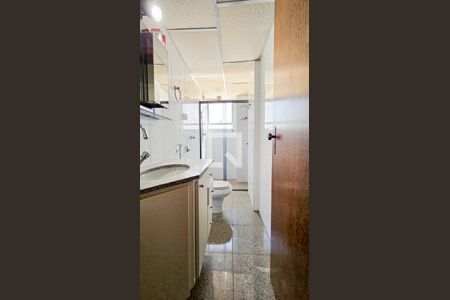 Apartamento à venda com 200m², 5 quartos e 2 vagas Apartamento à venda com 200m², 5 quartos e 2 vagasBanheiro Social