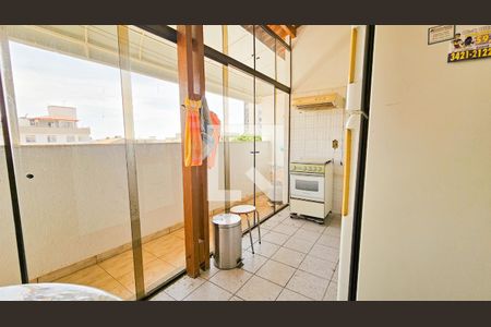 Apartamento à venda com 200m², 5 quartos e 2 vagas Apartamento à venda com 200m², 5 quartos e 2 vagasCozinha 02