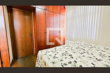 Apartamento à venda com 200m², 5 quartos e 2 vagas Apartamento à venda com 200m², 5 quartos e 2 vagasSuíte 02