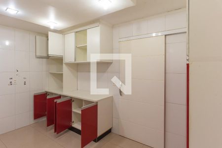 Casa à venda com 283m², 4 quartos e 4 vagas Casa à venda com 283m², 4 quartos e 4 vagasCozinha