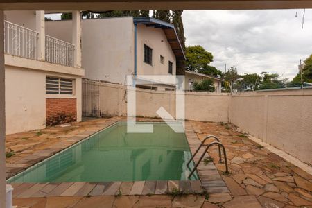 Casa à venda com 283m², 4 quartos e 4 vagas Casa à venda com 283m², 4 quartos e 4 vagasÁrea comum - Piscina