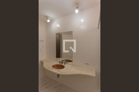 Casa à venda com 283m², 4 quartos e 4 vagas Casa à venda com 283m², 4 quartos e 4 vagasBanheiro Social