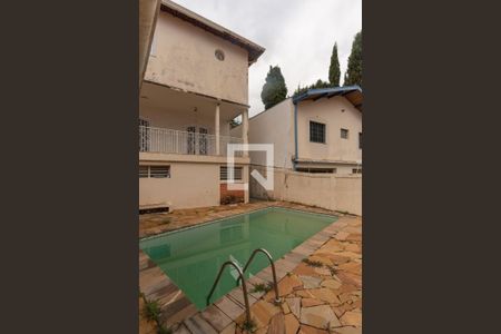 Casa à venda com 283m², 4 quartos e 4 vagas Casa à venda com 283m², 4 quartos e 4 vagasÁrea comum - Piscina