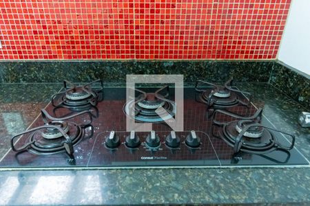 Casa à venda com 283m², 4 quartos e 4 vagas Casa à venda com 283m², 4 quartos e 4 vagasCozinha