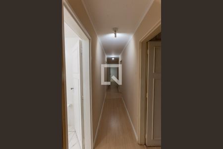 Casa à venda com 283m², 4 quartos e 4 vagas Casa à venda com 283m², 4 quartos e 4 vagasCorredor