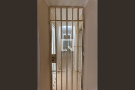 Casa à venda com 283m², 4 quartos e 4 vagas Casa à venda com 283m², 4 quartos e 4 vagasCorredor