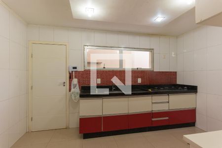 Casa à venda com 283m², 4 quartos e 4 vagas Casa à venda com 283m², 4 quartos e 4 vagasCozinha