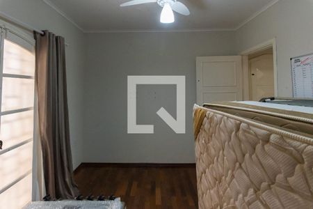 Casa à venda com 283m², 4 quartos e 4 vagas Casa à venda com 283m², 4 quartos e 4 vagasEscritório