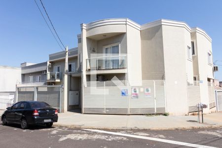 Apartamento para alugar com 67m², 2 quartos e 1 vaga Apartamento para alugar com 67m², 2 quartos e 1 vagaFachada