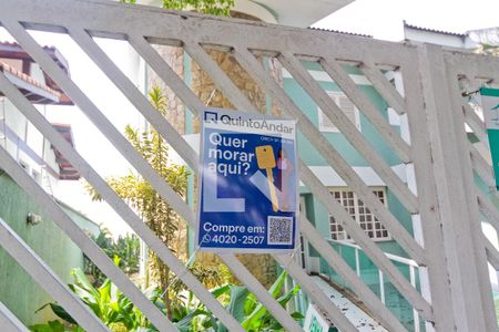 Casa à venda com 465m², 4 quartos e 5 vagas Casa à venda com 465m², 4 quartos e 5 vagasFachada