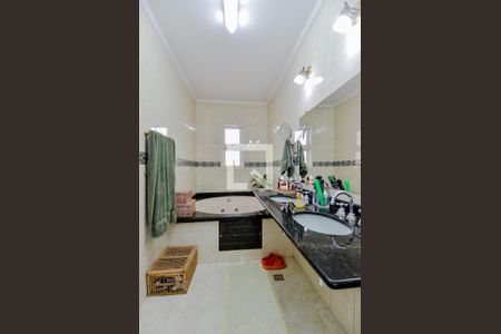 Casa à venda com 190m², 3 quartos e 3 vagasBanheiro da Suíte