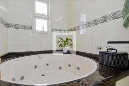 Casa à venda com 190m², 3 quartos e 3 vagasBanheiro da Suíte