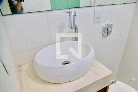 Apartamento à venda com 85m², 3 quartos e 1 vaga Apartamento à venda com 85m², 3 quartos e 1 vagaBanheiro social