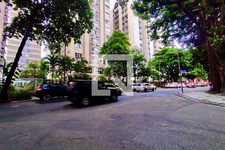 Apartamento à venda com 85m², 3 quartos e 1 vaga Apartamento à venda com 85m², 3 quartos e 1 vagaVista da Rua