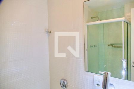 Apartamento à venda com 85m², 3 quartos e 1 vaga Apartamento à venda com 85m², 3 quartos e 1 vagaBanheiro social