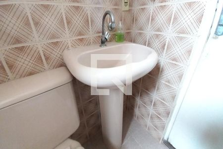 Apartamento à venda com 65m², 2 quartos e 1 vagaDetalhe do banheiro