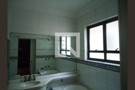 Casa à venda com 309m², 4 quartos e 6 vagas