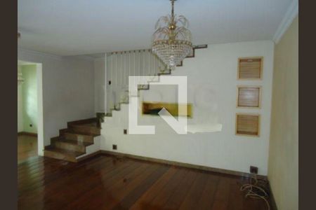 Casa à venda com 309m², 4 quartos e 6 vagas