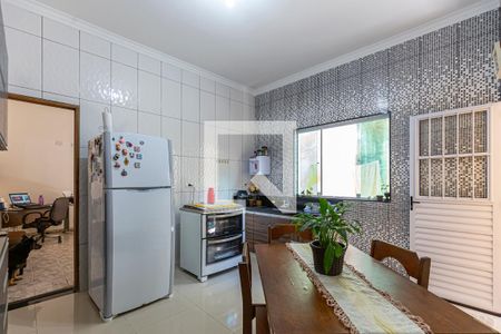 Casa à venda com 200m², 2 quartos e 2 vagas Casa à venda com 200m², 2 quartos e 2 vagasCozinha