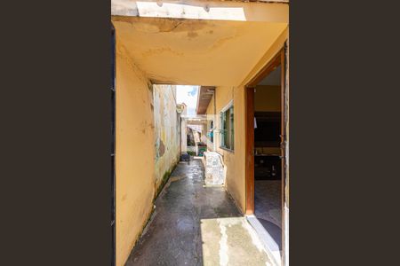 Casa à venda com 200m², 2 quartos e 2 vagas Casa à venda com 200m², 2 quartos e 2 vagasCorredor externo