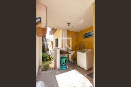 Casa à venda com 200m², 2 quartos e 2 vagas Casa à venda com 200m², 2 quartos e 2 vagasÁrea de Serviço