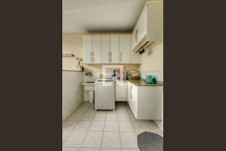 Casa de condomínio à venda com 260m², 4 quartos e 4 vagas Casa de condomínio à venda com 260m², 4 quartos e 4 vagasÁrea de Serviço - Quintal