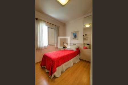 Casa de condomínio à venda com 260m², 4 quartos e 4 vagas Casa de condomínio à venda com 260m², 4 quartos e 4 vagasQuarto 2