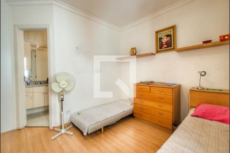 Casa de condomínio à venda com 260m², 4 quartos e 4 vagas Casa de condomínio à venda com 260m², 4 quartos e 4 vagasQuarto 3