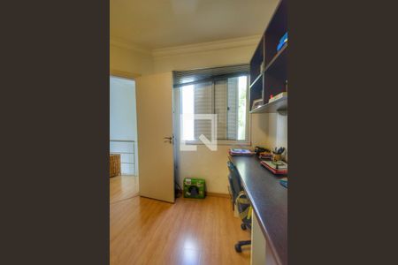 Casa de condomínio à venda com 260m², 4 quartos e 4 vagas Casa de condomínio à venda com 260m², 4 quartos e 4 vagasEscritório