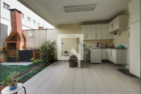 Casa de condomínio à venda com 260m², 4 quartos e 4 vagas Casa de condomínio à venda com 260m², 4 quartos e 4 vagasÁrea de Serviço - Quintal