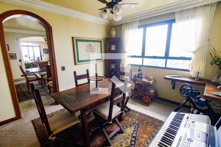 Apartamento à venda com 300m², 3 quartos e 5 vagas Apartamento à venda com 300m², 3 quartos e 5 vagasSala 3 - Almoço