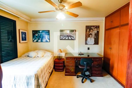 Apartamento à venda com 300m², 3 quartos e 5 vagas Apartamento à venda com 300m², 3 quartos e 5 vagasSuíte 2