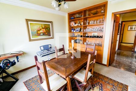 Apartamento à venda com 300m², 3 quartos e 5 vagas Apartamento à venda com 300m², 3 quartos e 5 vagasSala 3 - Almoço