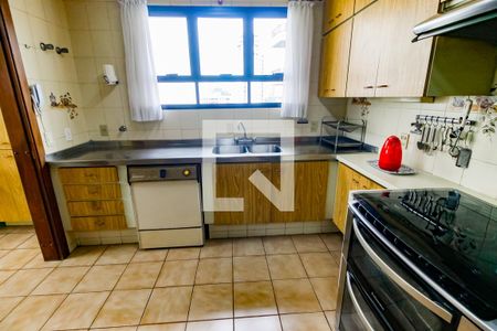 Apartamento à venda com 300m², 3 quartos e 5 vagas Apartamento à venda com 300m², 3 quartos e 5 vagasCozinha - Armários