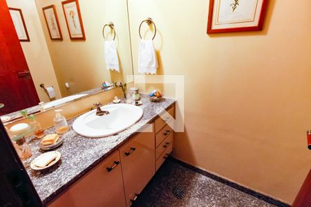 Apartamento à venda com 300m², 3 quartos e 5 vagas Apartamento à venda com 300m², 3 quartos e 5 vagasLavabo