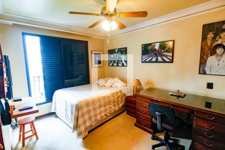 Apartamento à venda com 300m², 3 quartos e 5 vagas Apartamento à venda com 300m², 3 quartos e 5 vagasSuíte 2