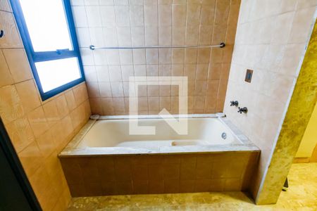 Apartamento à venda com 300m², 3 quartos e 5 vagas Apartamento à venda com 300m², 3 quartos e 5 vagasBanheiro Suíte 3 - Detalhes