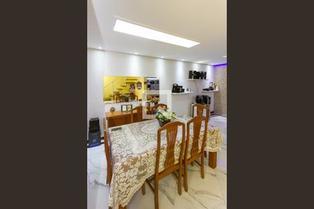 Casa à venda com 174m², 2 quartos e 6 vagasSala de jantar