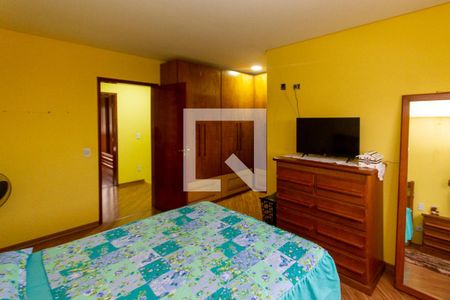 Casa à venda com 174m², 2 quartos e 6 vagasSuite