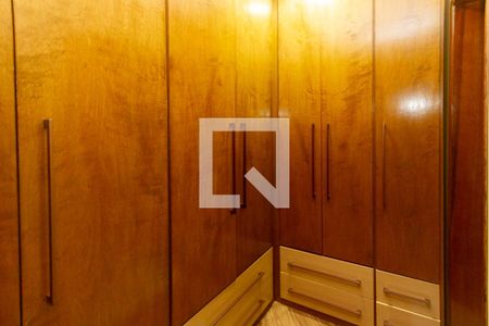 Casa à venda com 174m², 2 quartos e 6 vagasCloset