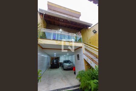 Casa à venda com 174m², 2 quartos e 6 vagasfrente da Casa