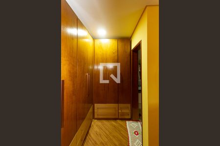 Casa à venda com 174m², 2 quartos e 6 vagasCloset