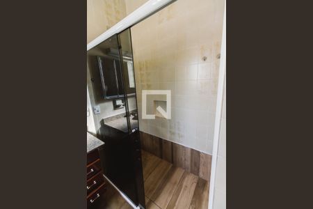 Casa à venda com 400m², 3 quartos e 4 vagasBanheiro da Suíte 2