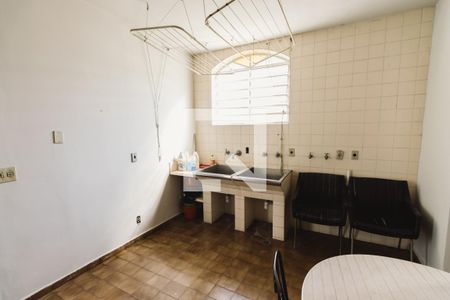 Casa à venda com 400m², 3 quartos e 4 vagasEdícula Lavanderia