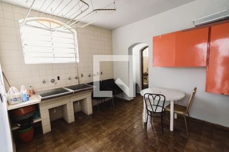 Casa à venda com 400m², 3 quartos e 4 vagasEdícula Lavanderia