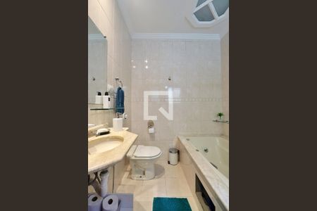 Casa à venda com 292m², 3 quartos e 5 vagasBanheiro do Quarto 2 - Suíte