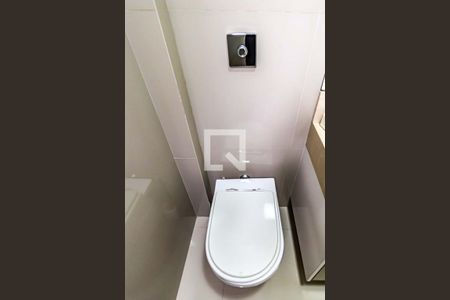 Apartamento para alugar com 200m², 2 quartos e 2 vagas Apartamento para alugar com 200m², 2 quartos e 2 vagasBanheiro de serviço