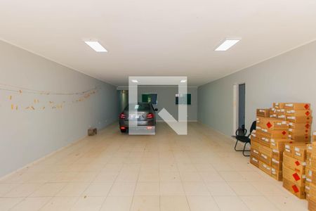 Casa à venda com 305m², 5 quartos e 5 vagas Casa à venda com 305m², 5 quartos e 5 vagasGaragem